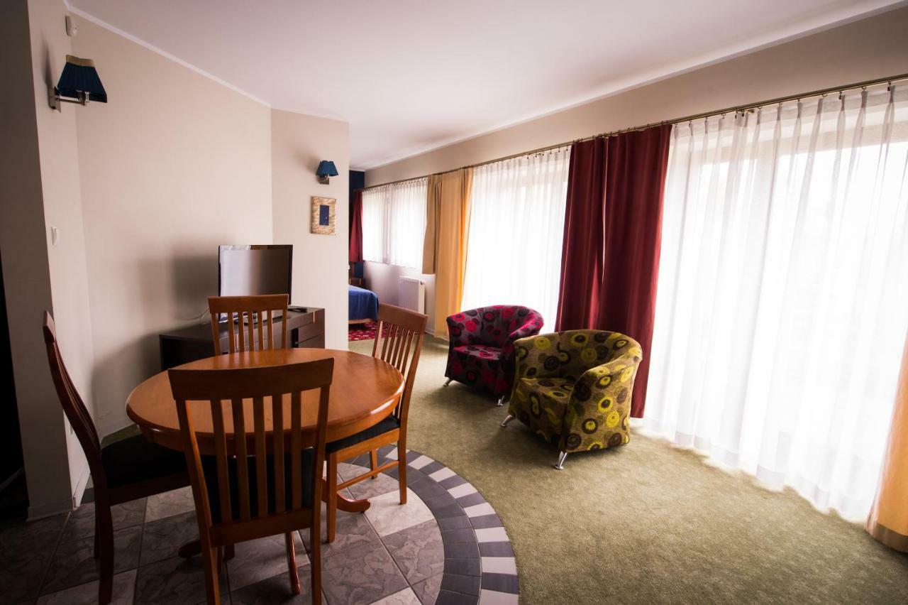 Czarny Kos Hotel Borkowo  Zewnętrze zdjęcie